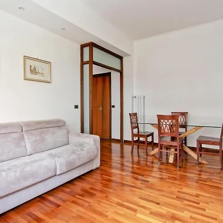 Quiet And Charming House Near Trastevere ローマ